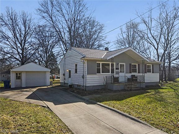 3rd image of 4003 Kenneth Rd