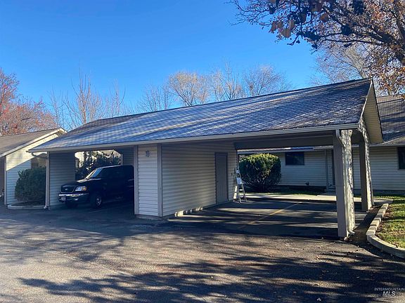 3rd image of 2208 S Gekeler Ln