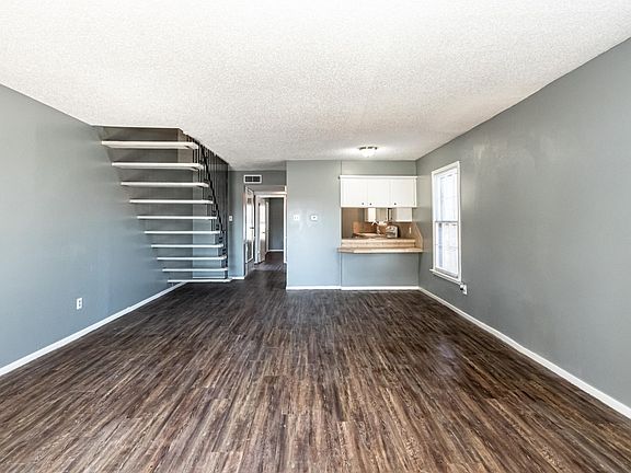 3rd image of 2101 49th St Unit A