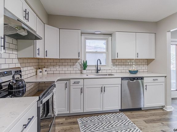 2nd image of 600 Wulf Dr
