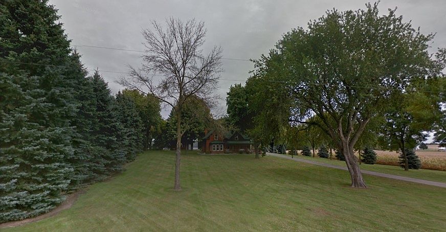 Farmhouse on 3.85 acres!