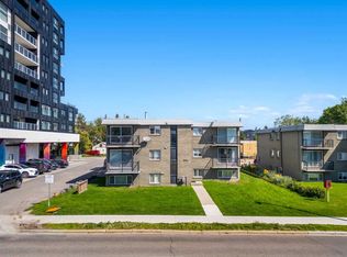 2906 S 17th Ave SW #14, Calgary, AB T3E0A9