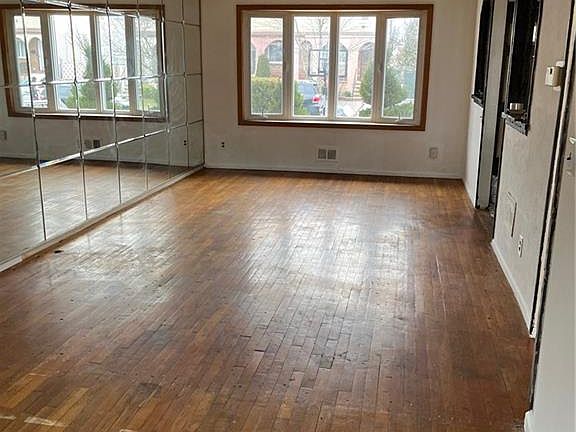 4th image of 403 Montreal Ave