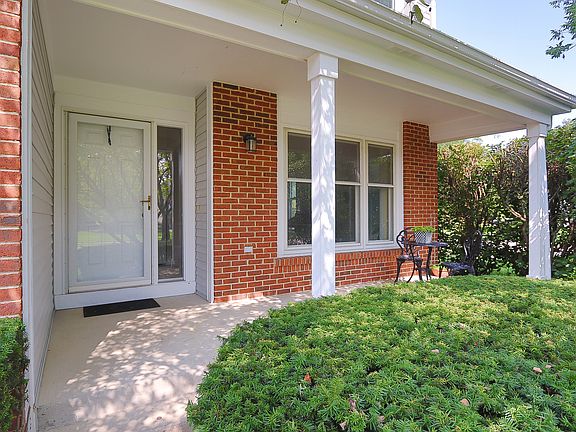 2nd image of 2866 Whispering Oaks Dr