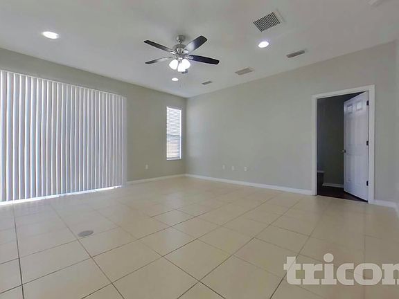 4th image of 3542 Oak Brook Ln