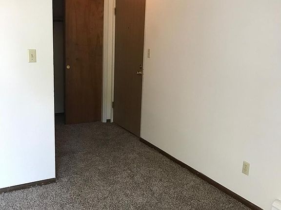 5th image of 124 12th St S APT 3