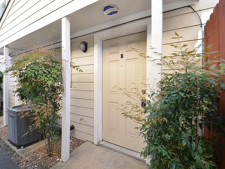 5993 Allday Dr #B — Photo 3