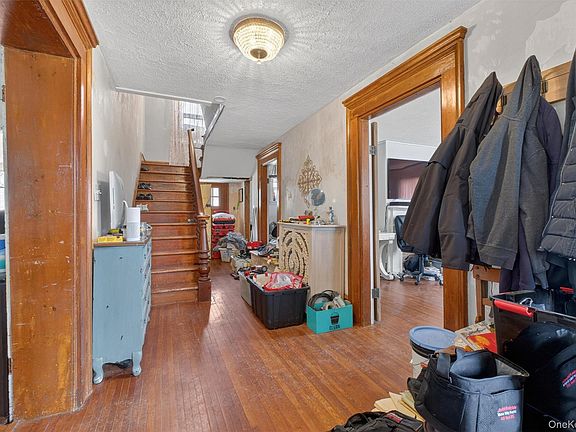 5th image of 611 Peekskill Hollow Road