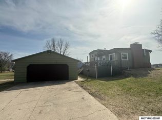 305 S 11th St, Forest City, IA