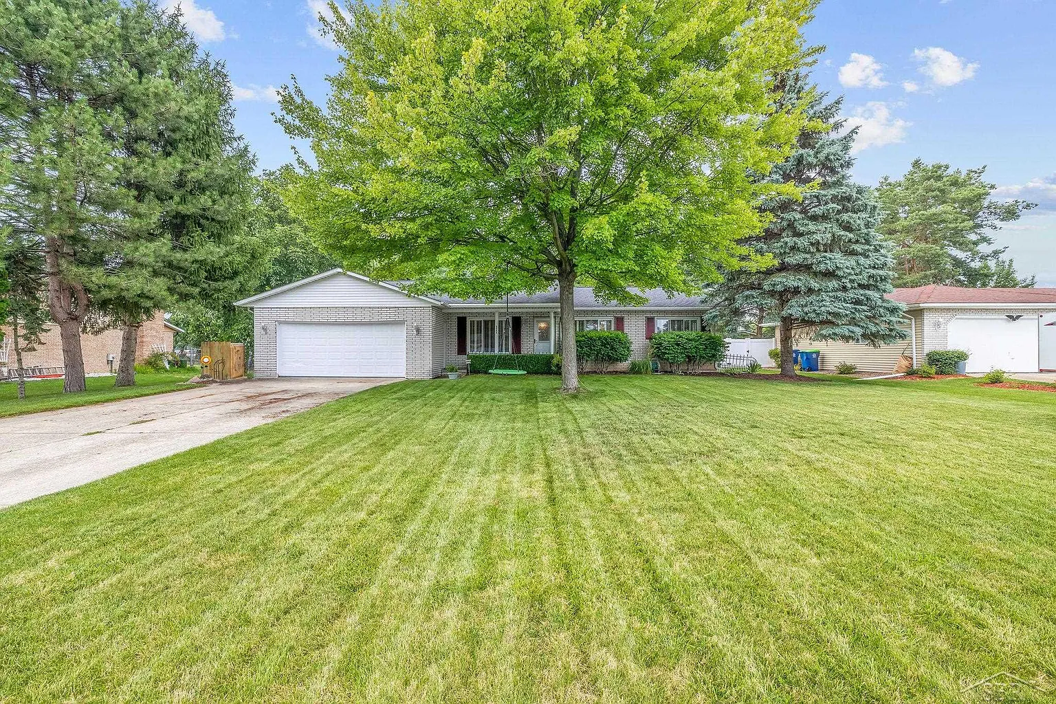 5548 Katherine Ct photo 1