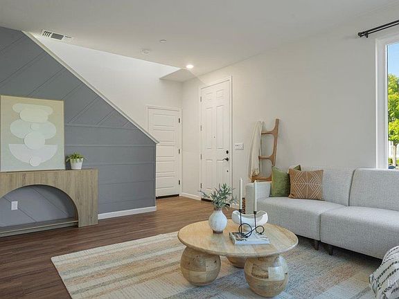 4th image of 589 Sapphire Street