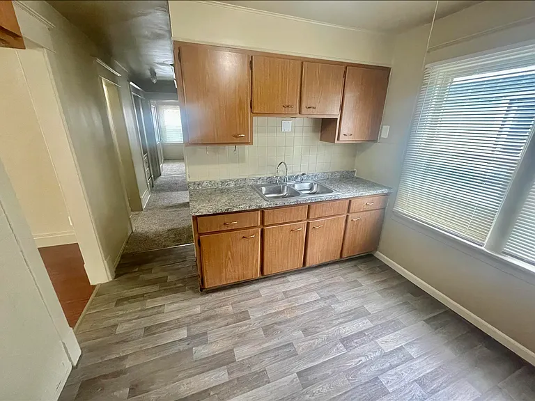 423 Lisbon Ave #1 — Photo 6