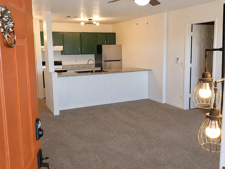 4100 E Mission Ln #D — Photo 9