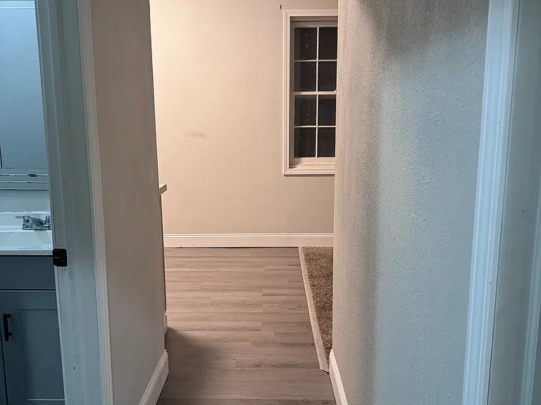 106 E Park Ln #110 — Photo 4