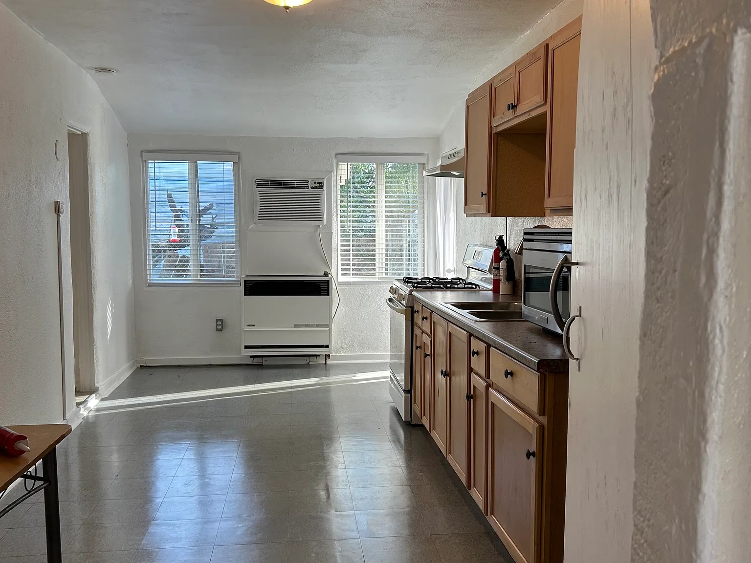 1 bed, 900 sqft, $1,580 — Photo 2