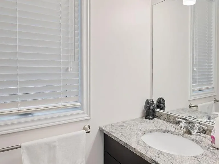 402 Tansbury St N — Photo 15