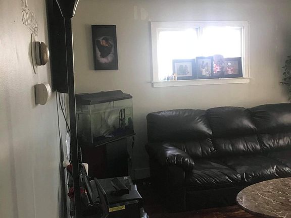 3rd image of 3009 Leahy St