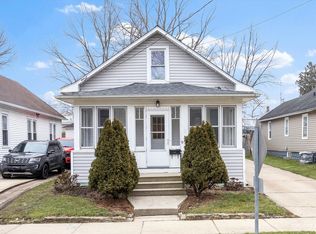 958 Sard Ave, Aurora, IL 60506