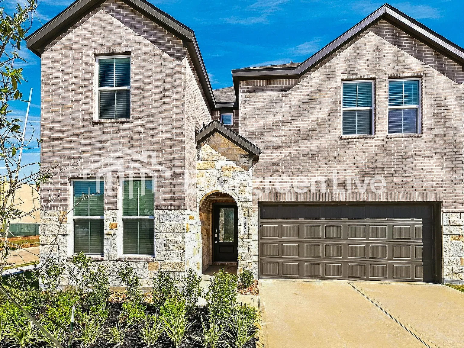 5 bed, 3.0 bath, 2649 sqft, $2,190 — Photo 1