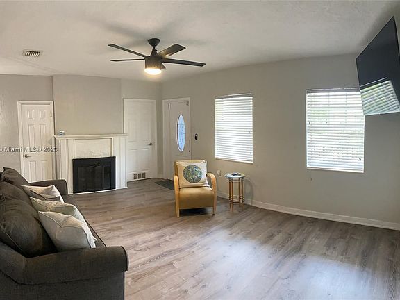 3rd image of 340 Payne Dr
