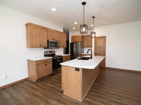 6804 W Belgrave Trl, Sioux Falls, SD 57106