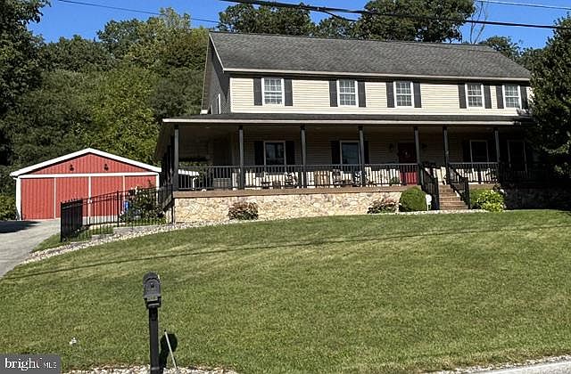 2nd image of 1147 Lake Rd