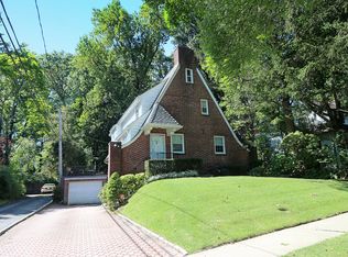 234 Shoreward Dr, Great Neck, NY 11021