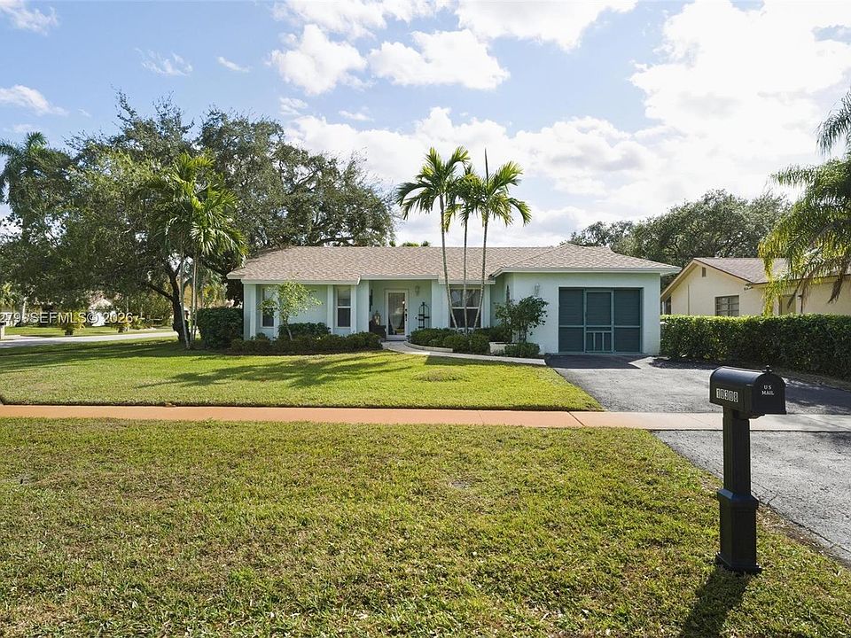 1st image of 10308 Greenbriar Ct