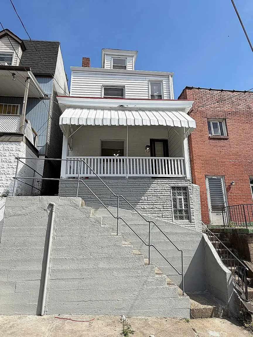 2 bed, 1200 sqft, $1,600 — Photo 1