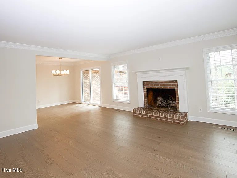 131 Racquet Ln — Photo 6