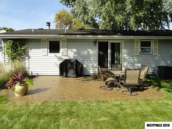 3rd image of 1433 7th St SE