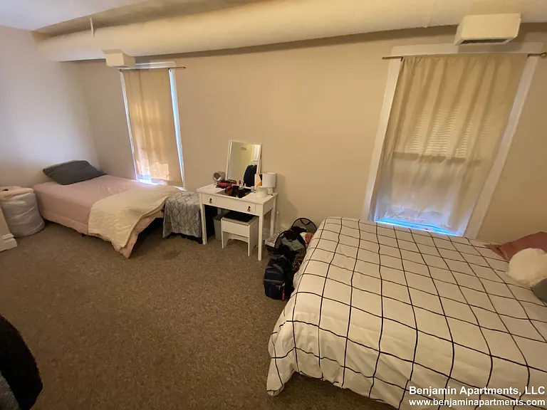 28 Beacon St #2 — Photo 3