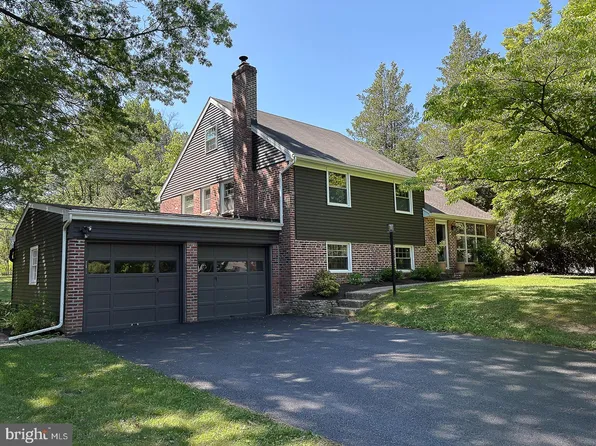 675 Wallace Dr, Strafford, PA 19087
