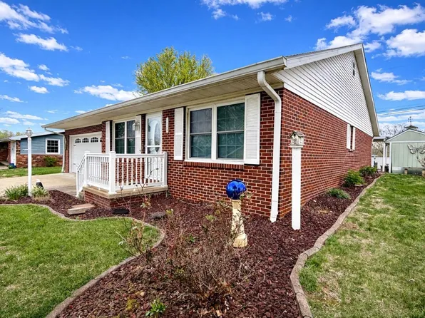 1726 Windwood Dr, Bedford, IN 47421