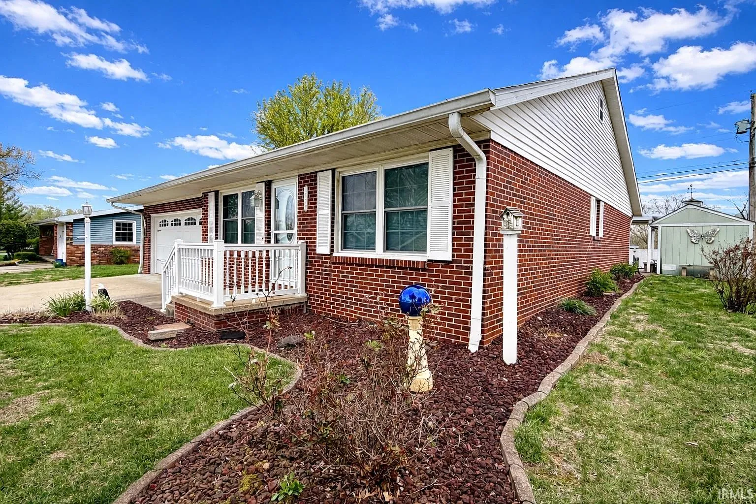 1726 Windwood Dr photo 1