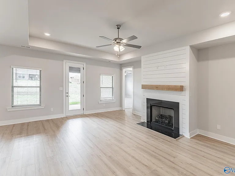 217 John Clift Cir — Photo 6