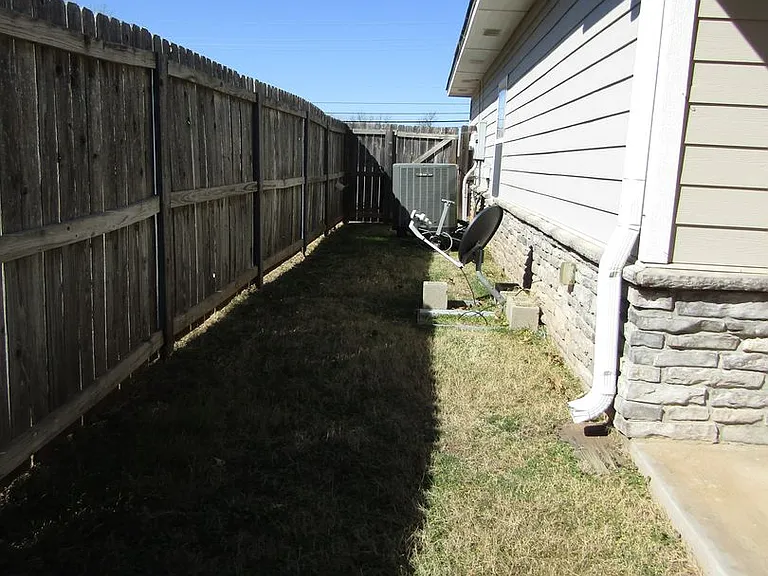 505 NW Fairway Villa Dr — Photo 13