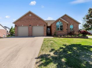 2106 Woodland Hills Dr, Cape Girardeau, MO 63701