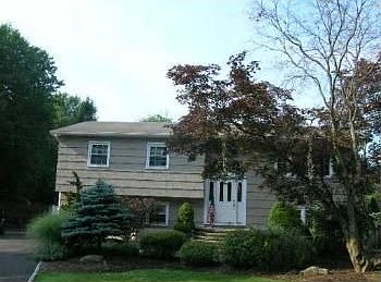 1st image of 8 Linden Ct