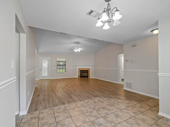 5105 Potomac Dr, Pace, FL 32571