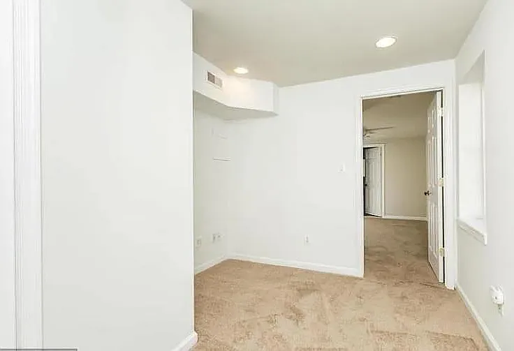 718 S Port St — Photo 12