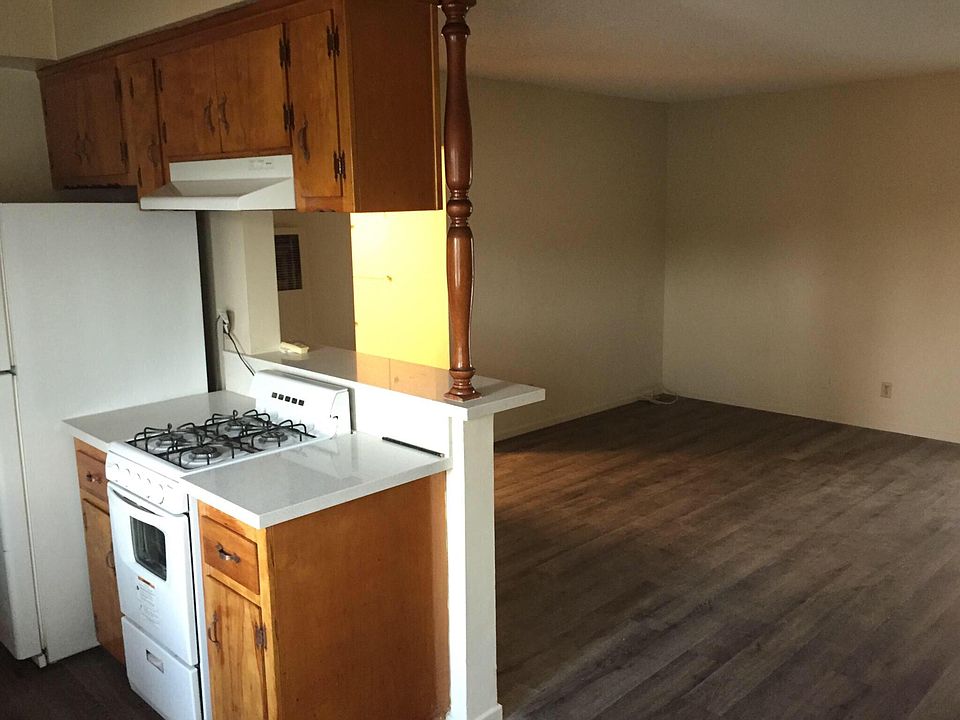 1st image of 1208 S Marengo Ave