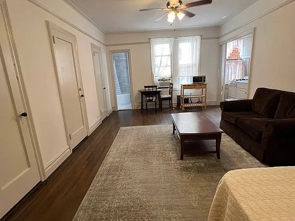 44-14 Newtown Rd APT 3G, Astoria, NY 11103
