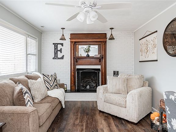 3rd image of 2872 Hamden Dr