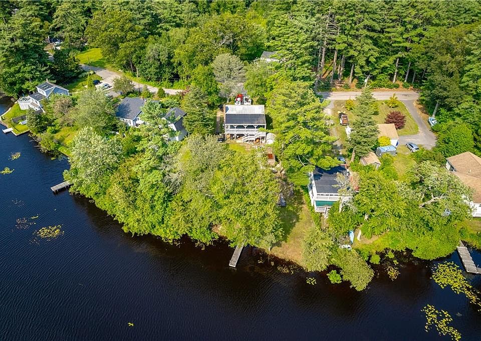 2nd image of 90 Lakeview Ave