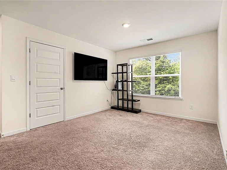 639 Blue Juniper Cir — Photo 12