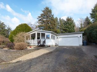 21 Hemlock Pl, Depoe Bay, OR 97341