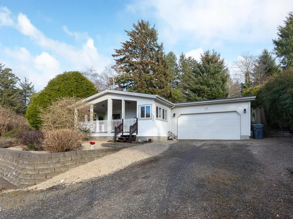 21 Hemlock Pl, Depoe Bay, OR 97341