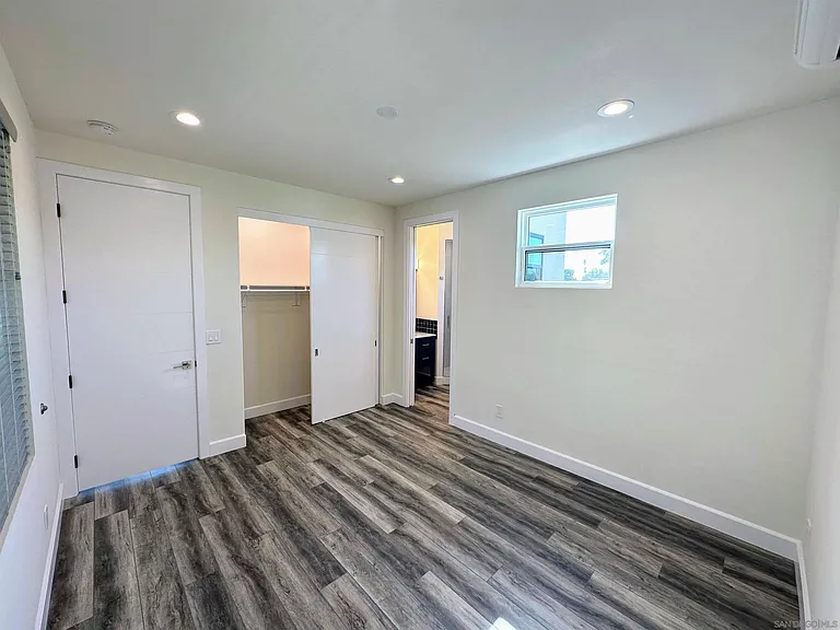 426 Sloane Ave #2 — Photo 14