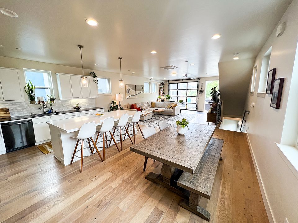 1st image of 2478 Victoria Ave #101